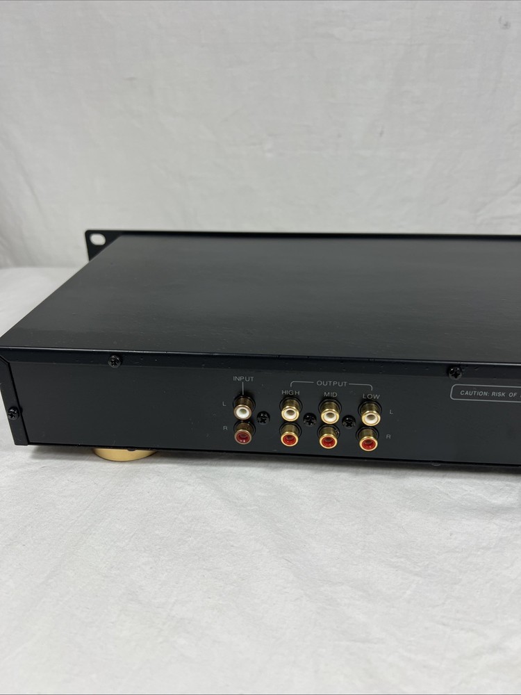 (NICE) 🔥 Pyramid SEA3000 Electronic Crossover Network Rack Mount SEA3000 TESTED