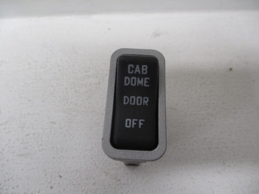 3825704C1 INTERNATIONAL CAB DOME LIGHT SWITCH