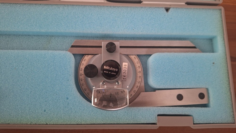 MITUTOYO UNIVERSAL BEVEL PROTRACTOR 187 SERIES