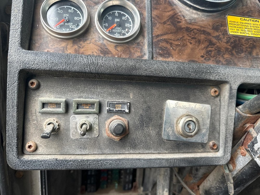 1984-2001 Kenworth T600 IGNITION Dash Panel - Used