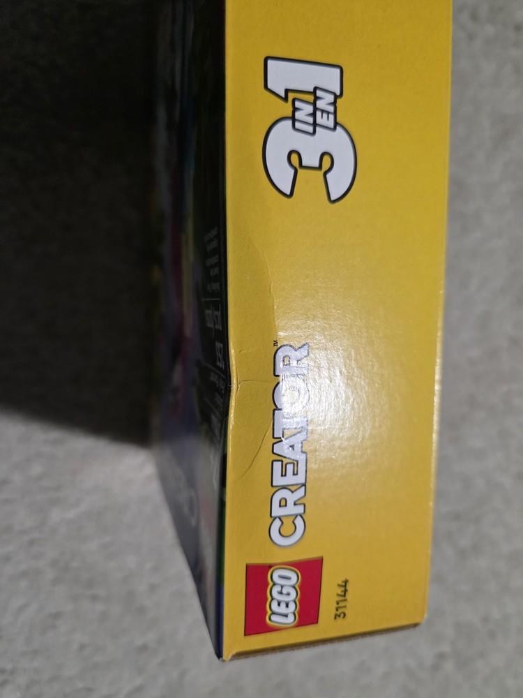 LEGO 31144 Creator Exotic Pink Parrot