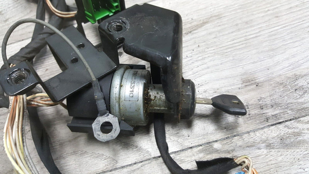 VOLVO IGNITION SWITCH 21203310