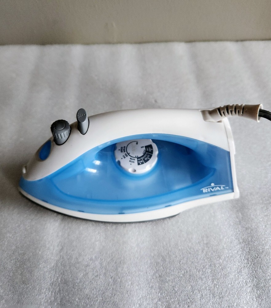 Rival Light Weight Iron Model 16102-1