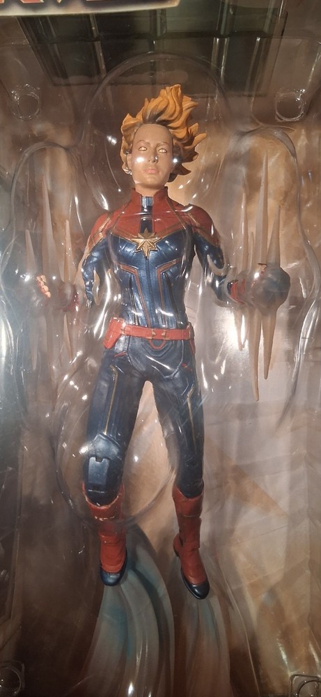Marvel Comic Gallery Captain Marvel Binary Force Figure