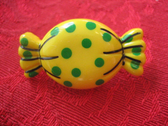 Vintage 1-1/4" Yellow, Green Wrapped Candy Plastic Button - A49