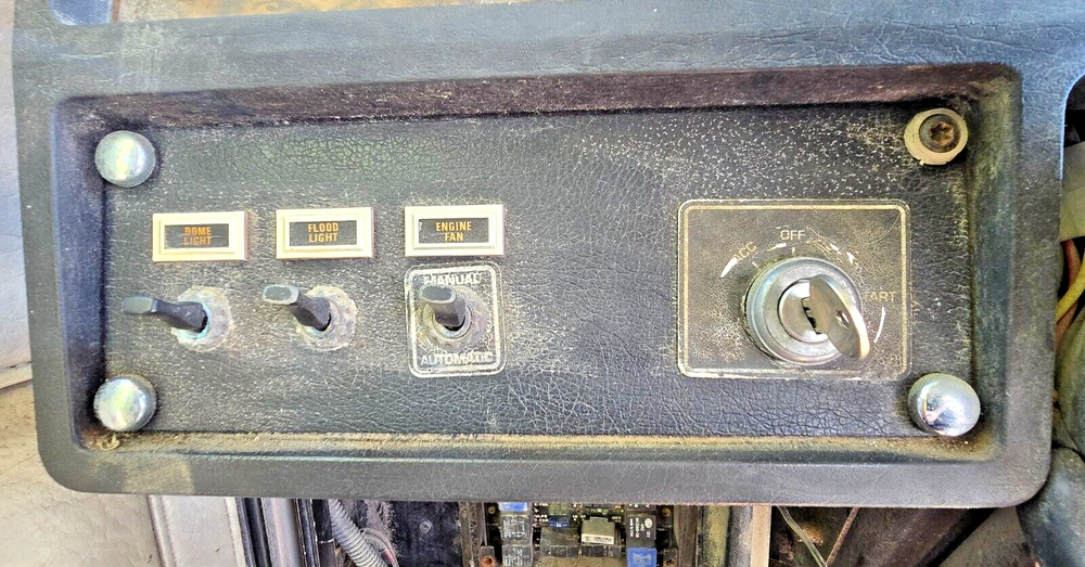 1985-2007 Kenworth T600 SWITCH PANEL Dash Panel - Used