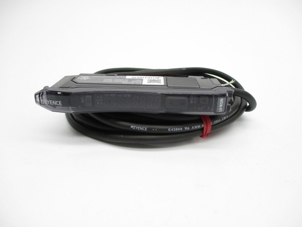 KEYENCE LV-N12N Laser Sensor New