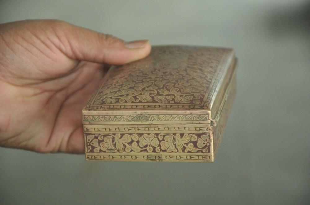 Vintage Brass Engraved Handcrafted Lacquer Work Cigar/Cigarette Box