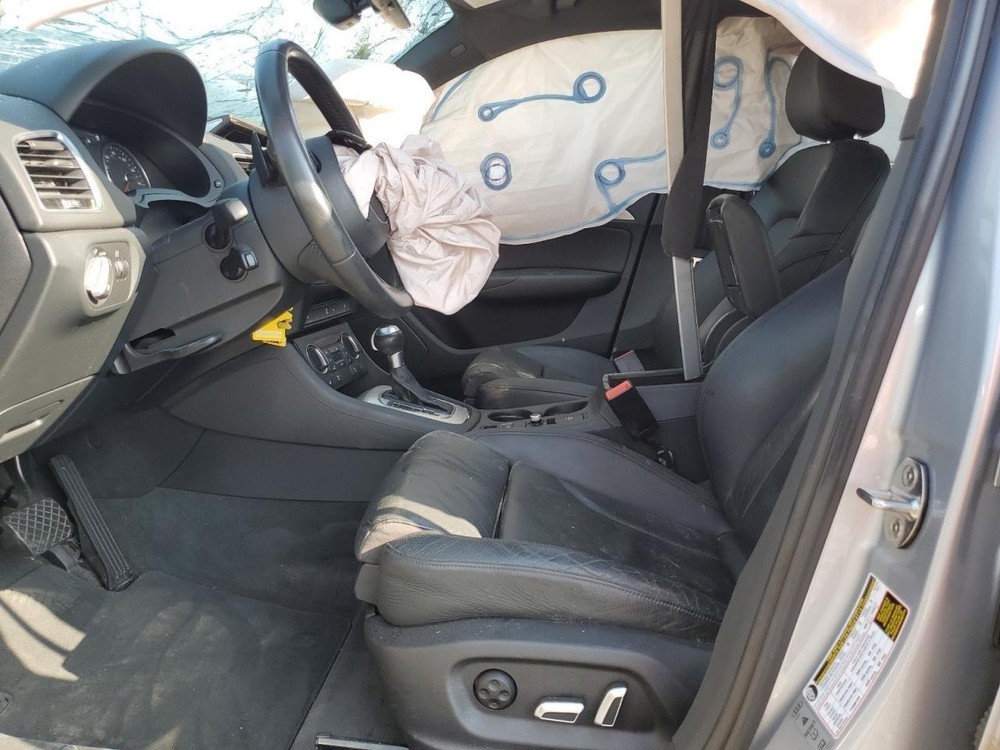 Used Headrest fits: 2018 Audi Q3 Grade A
