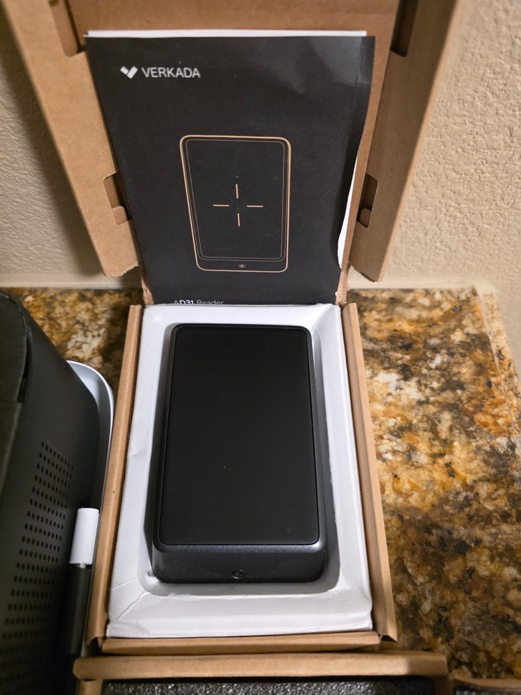 Verkada Door Access Controller AC41-HW with AD31 Reader