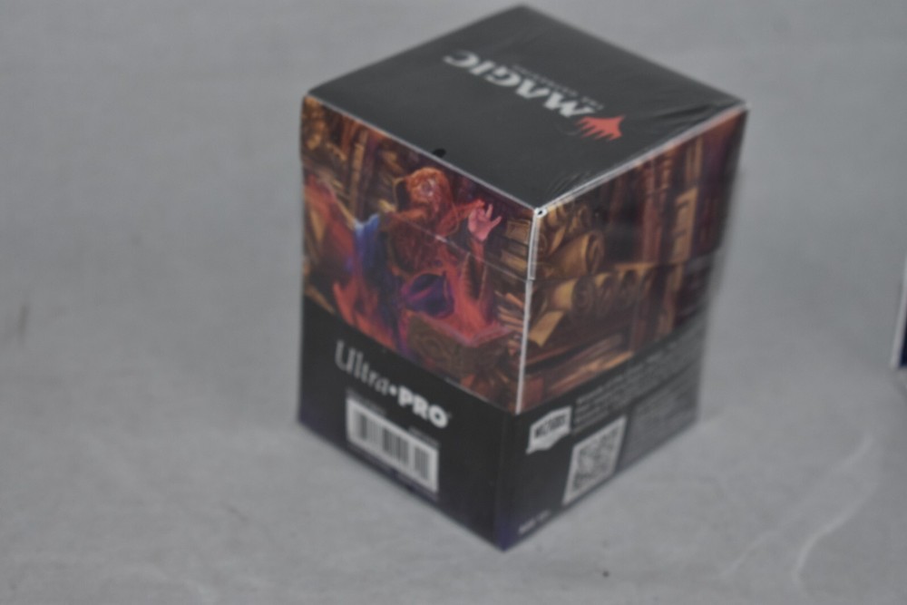 Ultra Pro Commander Masters COMMODORE GUFF Deck Box & 100 Sleeves Set CMM