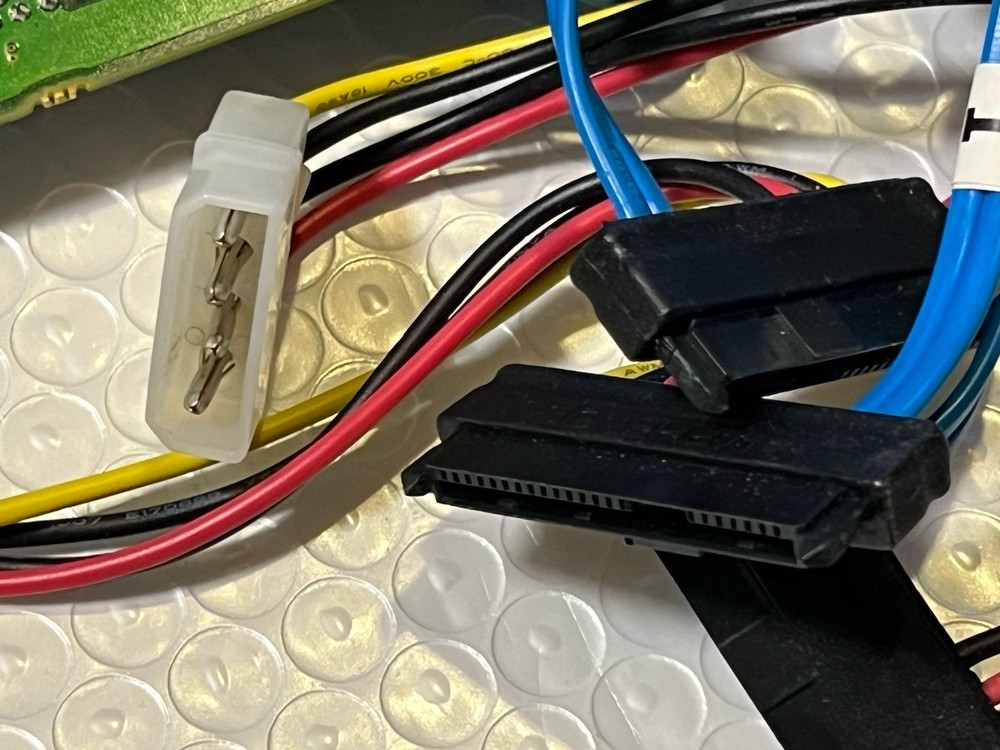 HP Smart Array (HSTNM-B010) Raid Controller 411510-001 + 128MB Cache plus cables