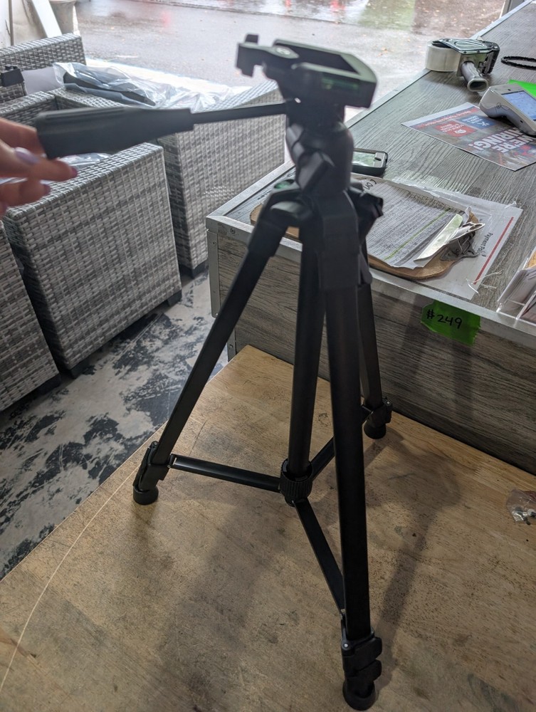 Bosch Bt150 Compact Extendable Tripod With Adjustable Legs BT 150 M9a