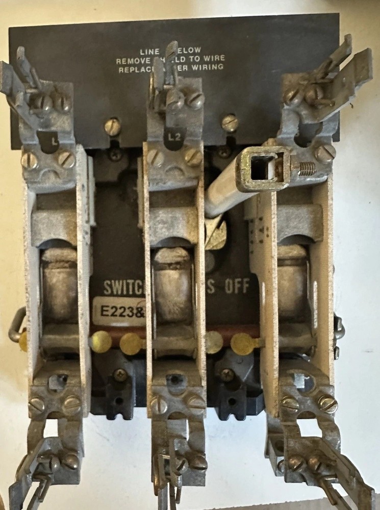 THC33 GENERAL ELECTRIC 100 AMP DISCONNECT