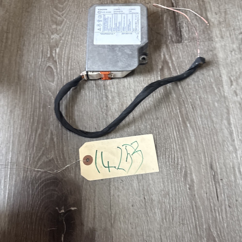 VOLVO VNL ECM CAB COMPUTER CONTROL MODULE - P/N: 21589003