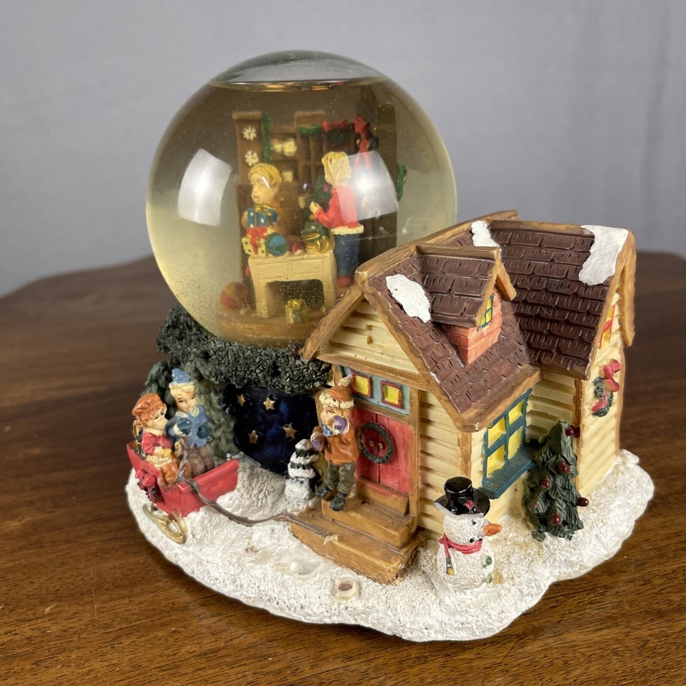 Snow Globe Santa’s Workshop Scene Music 6”
