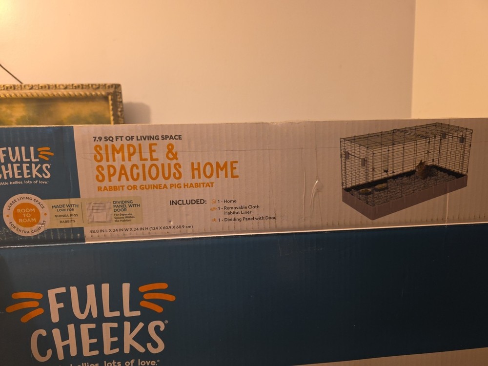 Full Cheeks Simple & Spacious Home, Rabbit or Guinea Pig Habitat **MISSING LINER