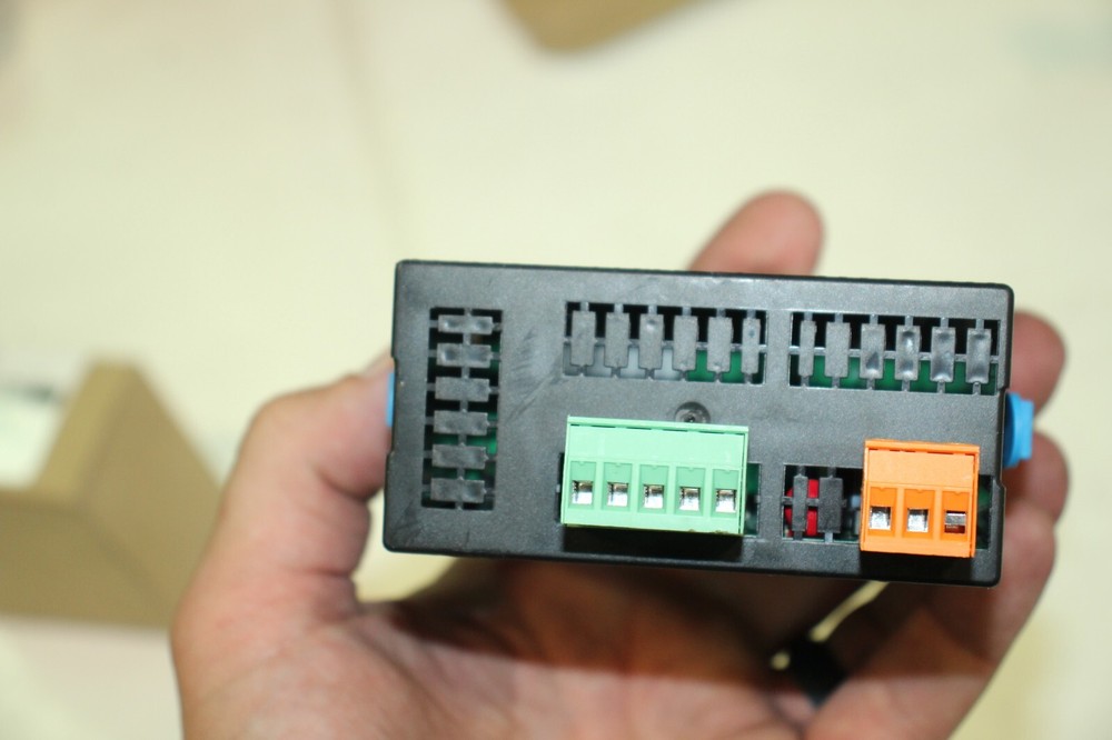 Laurel Electronics L40 Voltage Panel Meter