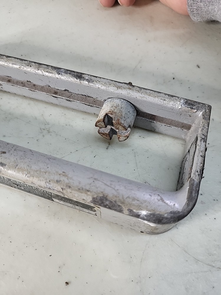 Adjustable Hole Circle Cutter 12", Brand Unknown