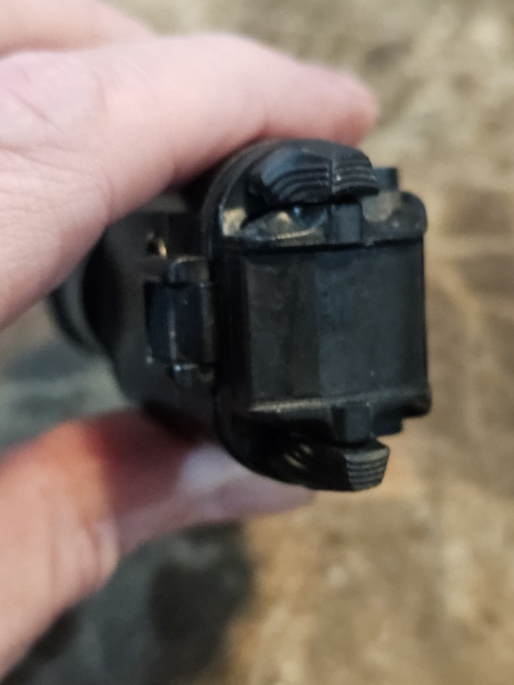 SUREFIRE X200 RAIL MOUNT WEAPON LIGHT / USED / IN GOOD WORKING CONDITION