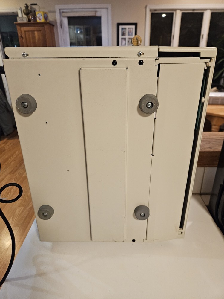 ADIC Dat Autochanger Autoloader Tape Drive with 2 DAT tapes
