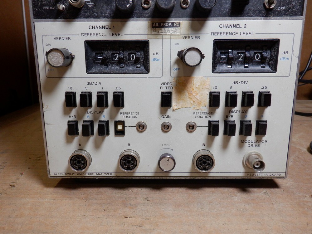 HP 182T DISPLAY WITH HP 8755B SWEPT AMPLITUDE ANALYZER