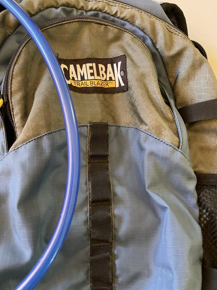 CAMELBAK Trail Blazer Blue/Grey Hydration Backpack Hiking Day Pack w Bladder