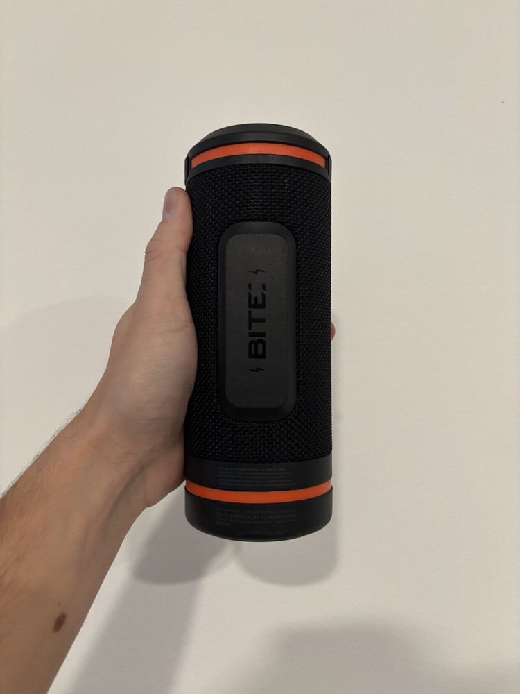 BUSHNELL WINGMAN GOLF SPEAKER AND GPS