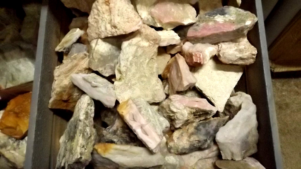 1 POUND - PIECES PERU PERUVIAN MULTI COLOR PINK OPAL ROUGH LOT