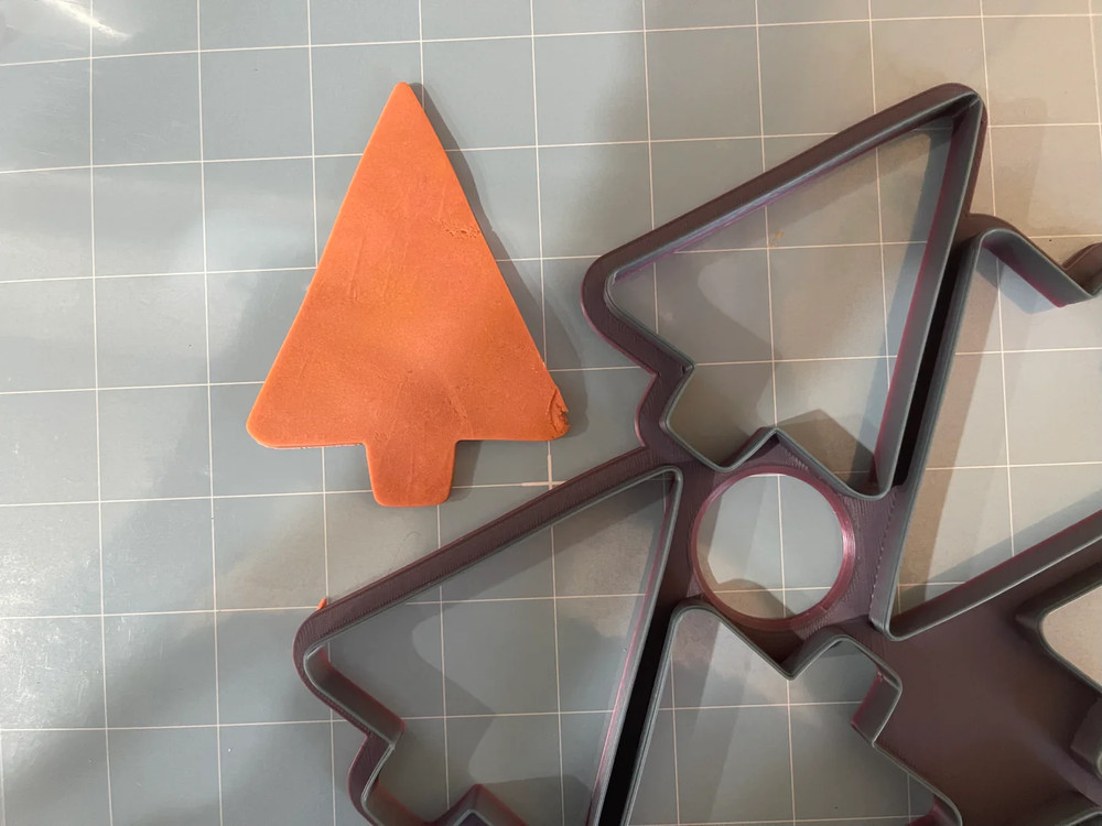 3.5”x6 Christmas Tree Multi Cutter