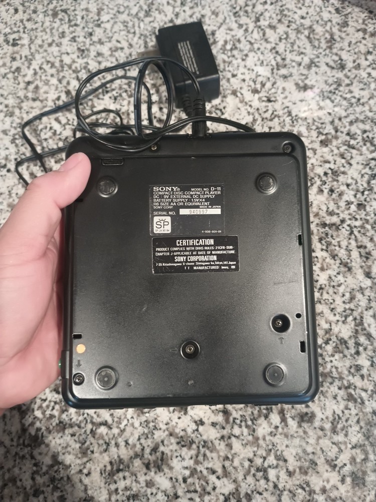 SONY DISCMAN D-11 PERSONAL/PORTABLE (CD)