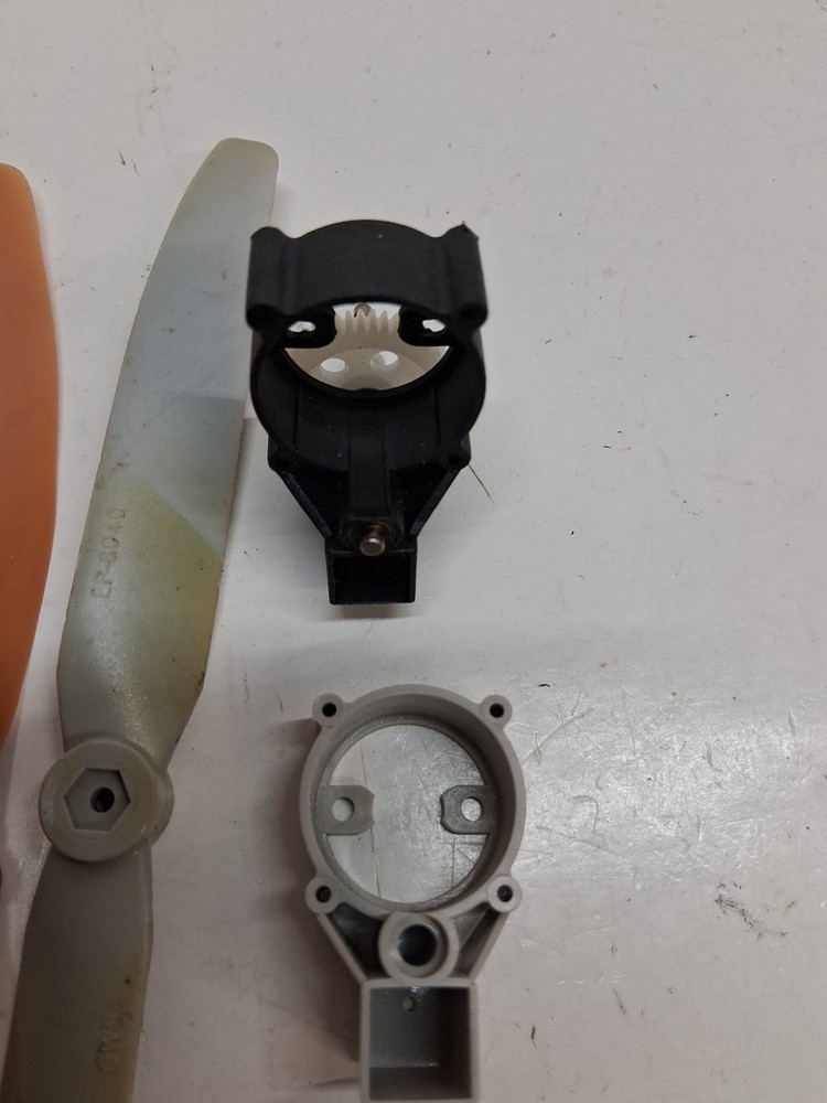 8- Various Size GWS Propellers With 3 Motor Mounts