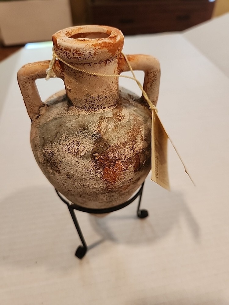 Luca Amphoras Carrying Cup From Turkey