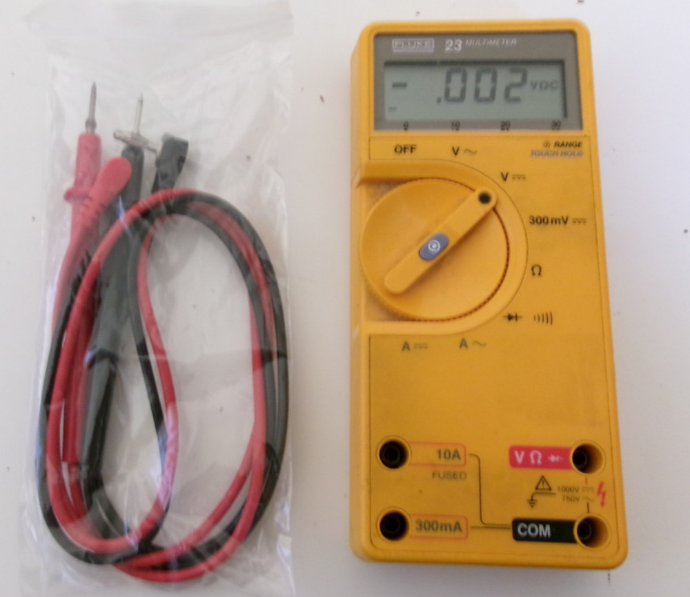 Fluke 23 Multimeter Calibrated plus new leads