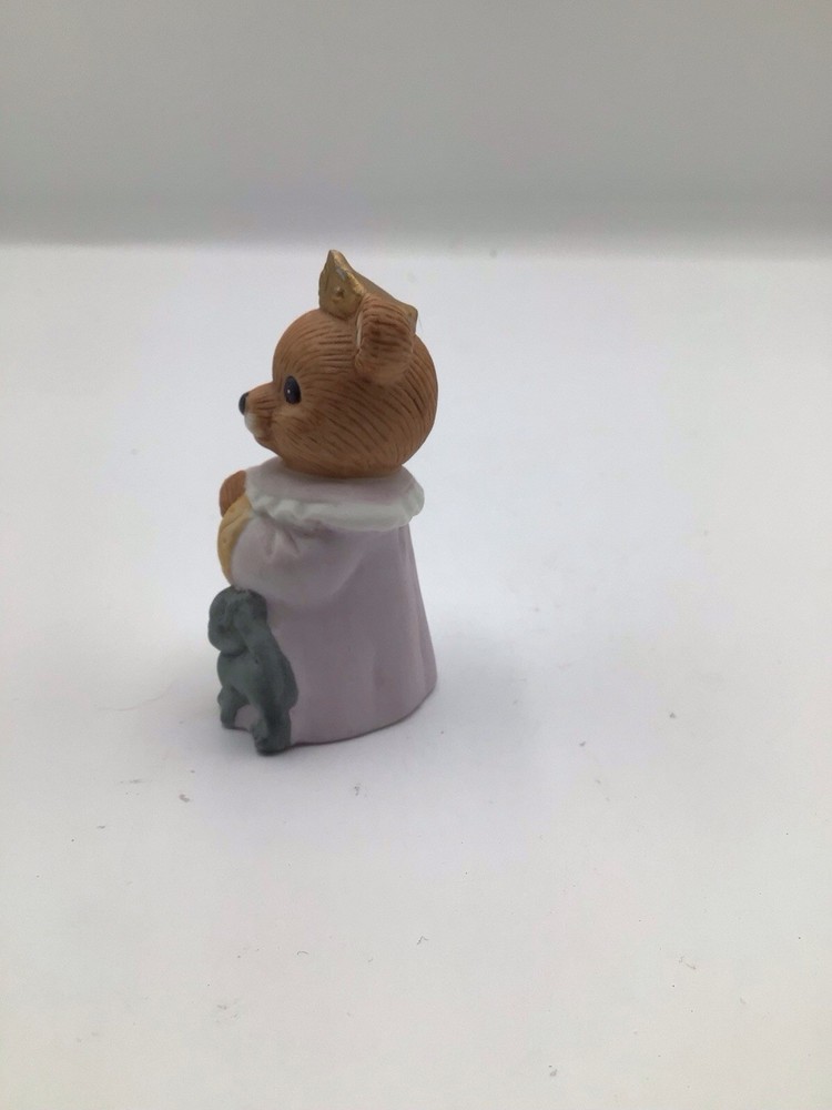 Homco Bear Figurine 1426 Queen