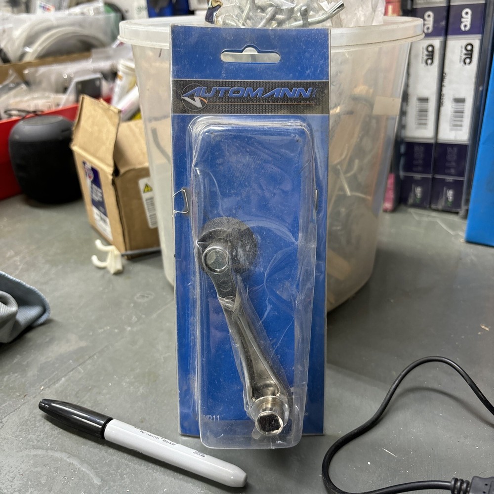 Automann HLK2068, Crank Window Handle(for Peterbilt)