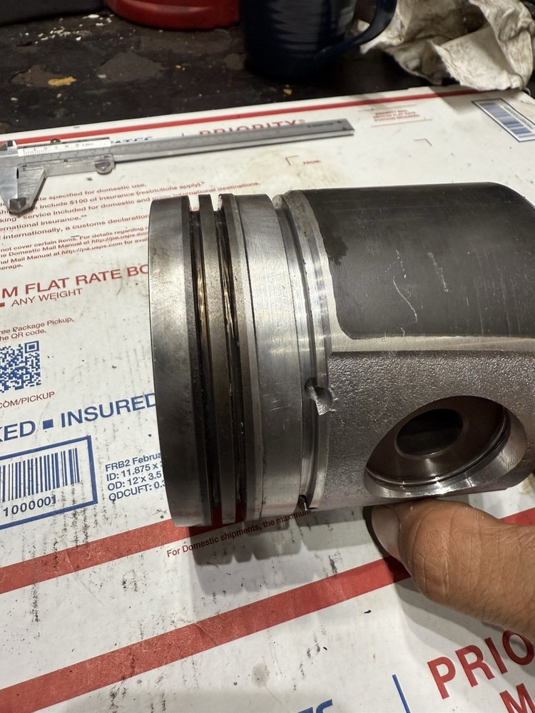 Cummins 6bta STD size piston 5591