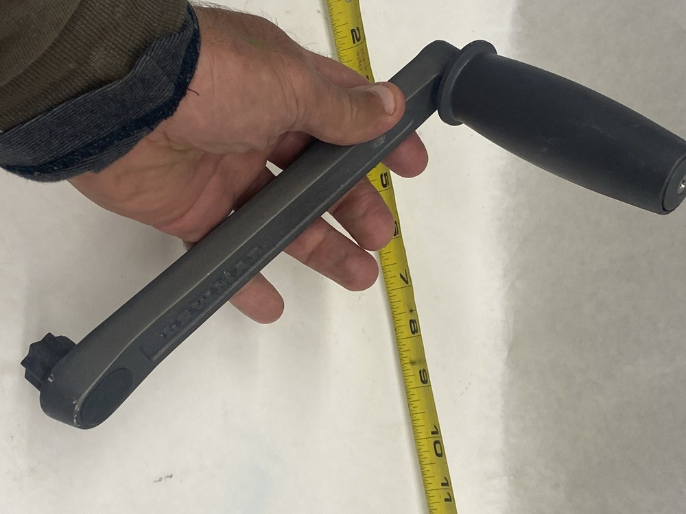 9" LEWMAR WINCH HANDLE