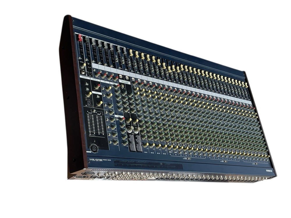 Yamaha Mixing Console MG32/14FX - Original Box