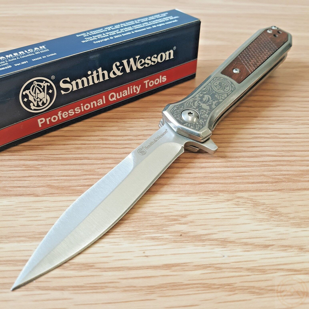 Smith & Wesson Assisted Folding Dagger 3¼″ Stainless Blade Stainless/Wood Handle