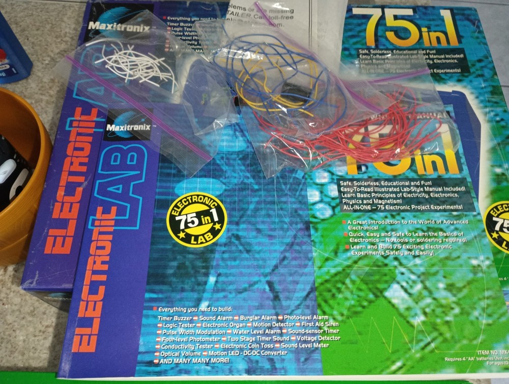 Maxitronix Electronic Lab 75in1 Science Experiments Laboratory 75 in One Boxed