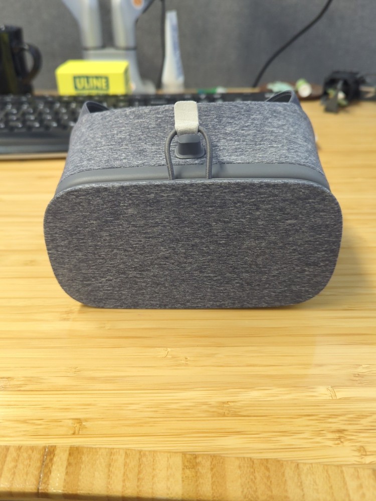 Google Daydream View Smartphone VR Headset With Remote
