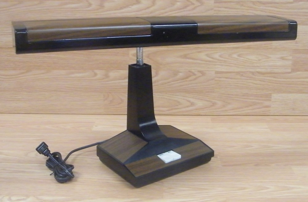 Underwriters Laboratories Portable Gooseneck Lamp (E-26766) **READ**