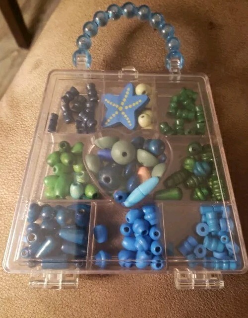 Beads Peries  Mixed 100+ In Cute Purse Shaped Carrying Case