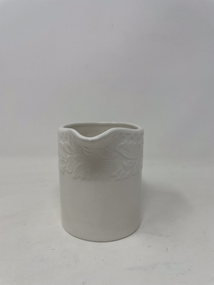 Sango Athens 8872 White Embossed Leaf Border Dairy Milk Creamer