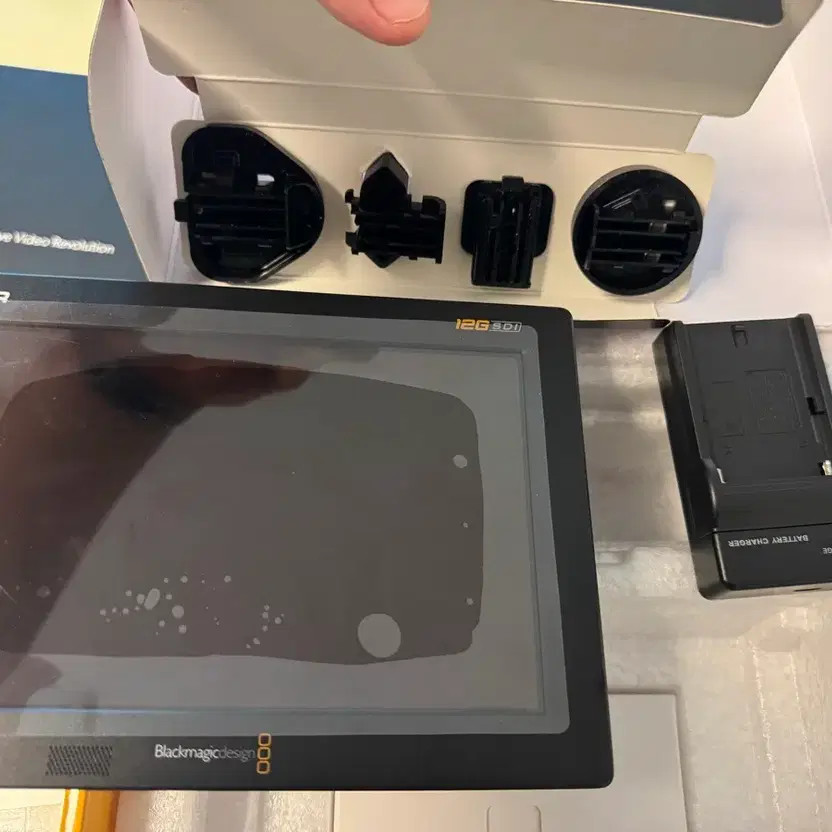 Blackmagic Video Assist 7" 12G HDR, Lightly Used