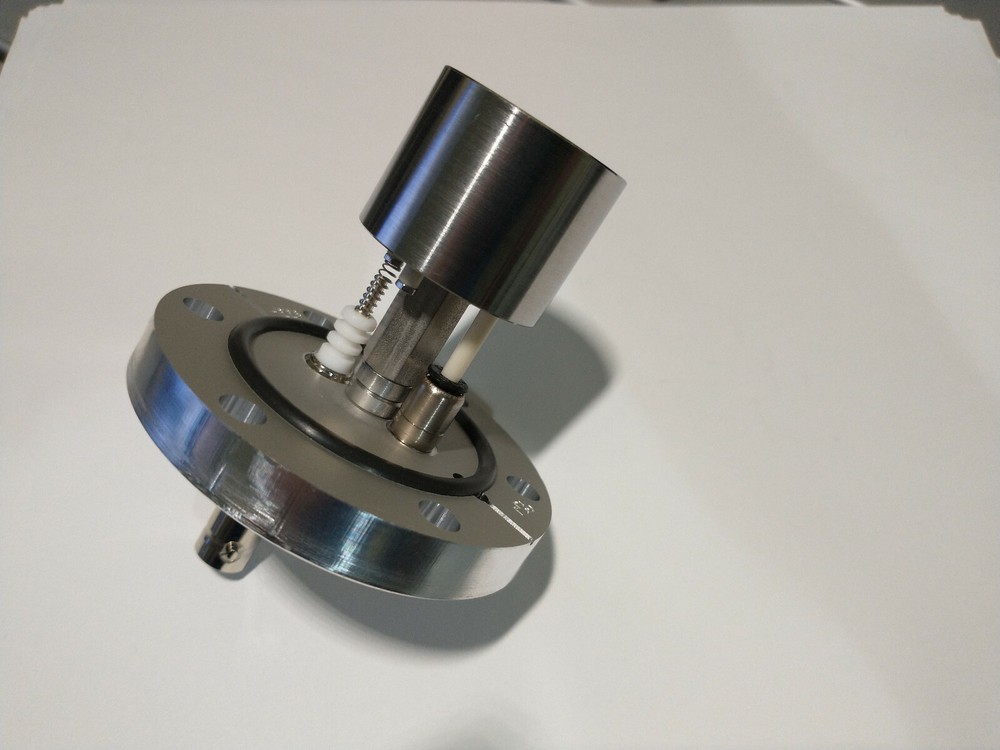 Anode layer ion source plasma sputtering thin film 2.75" conflat SHV baseplate