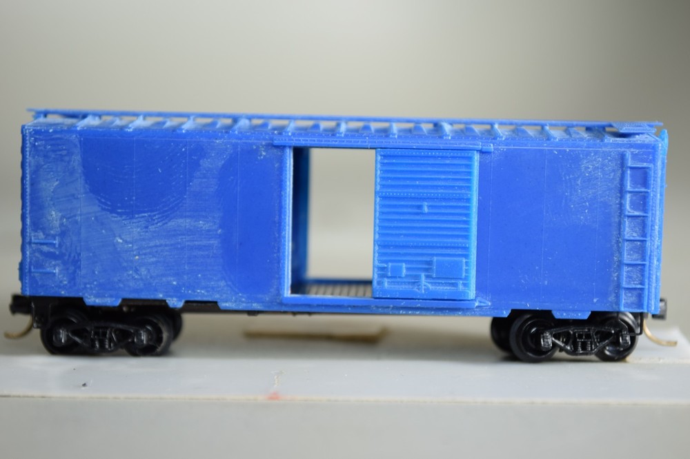 4893 Micro Trains 40' BOX car UN DEC UN PAINTED