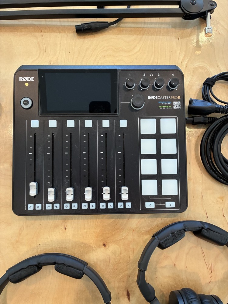 RODE Rodecaster Pro II Bundle – USED