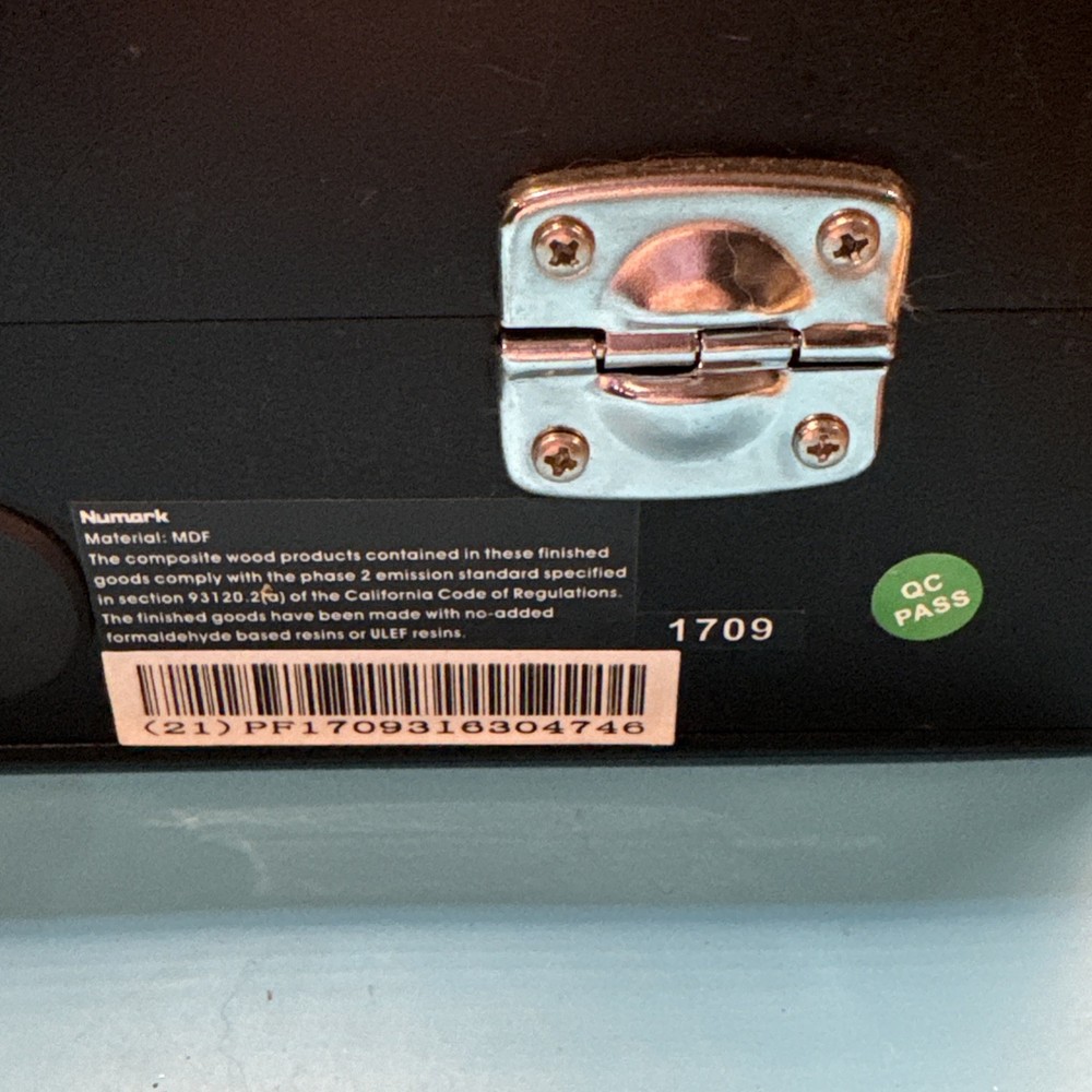 Numark PT01 Touring Chargeable Suitcase Turntable with USB Cable [TESTED]